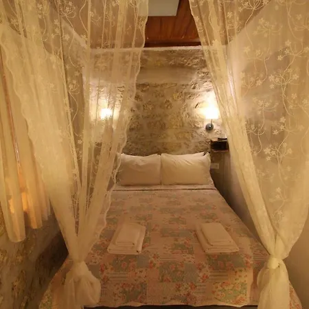 Imerek Tas Ev Butik Çeşme
